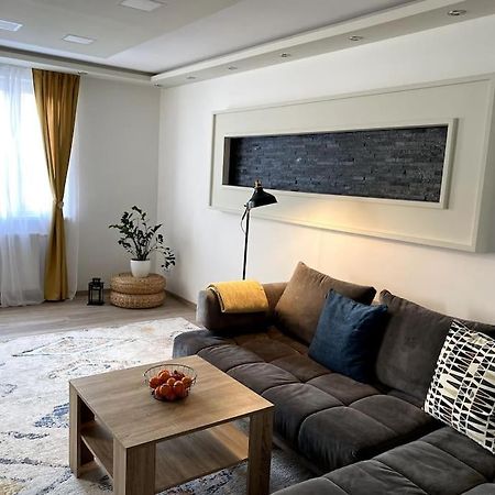 Gemuetliche Wohnung In Ottakring Wina Bagian luar foto