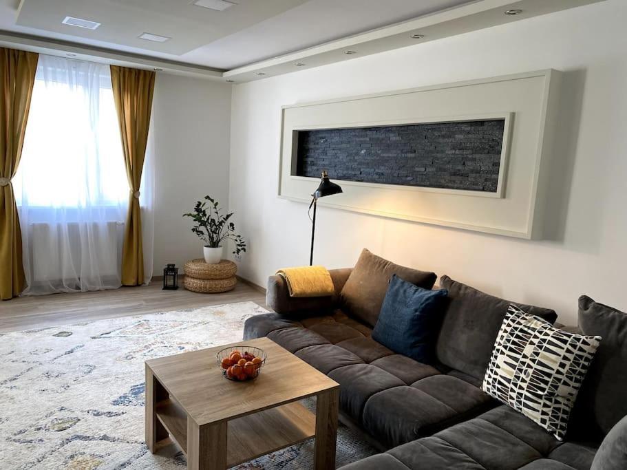 Gemuetliche Wohnung In Ottakring Wina Bagian luar foto