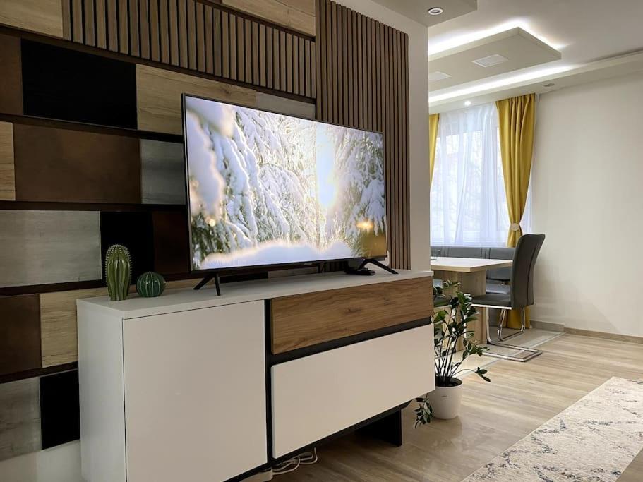 Gemuetliche Wohnung In Ottakring Wina Bagian luar foto